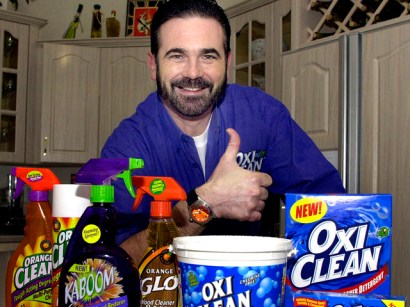 Want to dress up like famed OxyClean pitchman Billy Mays on Halloween? Mays' family says it's all good -- and they're willing to give you a tub of the good stuff to go for it. Want to dress up like famed OxyClean pitchman Billy Mays on Halloween? Mays' family says it's all good -- and they're willing to give you a tub of the good stuff to go for it.