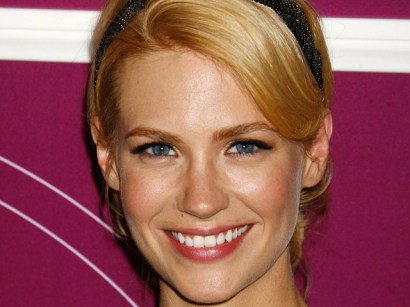 January Jones brought a barrel of '50s-era glam to "Saturday Night Live" this week, playing various versions of her mid-century "Mad Men" character Betty in sketches while hosting thehit program. 