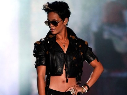 Rihanna hinted on Twitter that her new album could be dropping in the coming months, teasing in her first post on the social networking site that "the wait is ova" on Nov. 23.