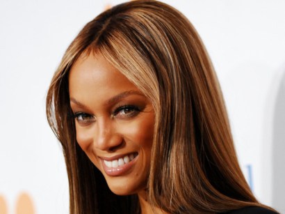 Tyra Banks ditched her fake hair on screen.