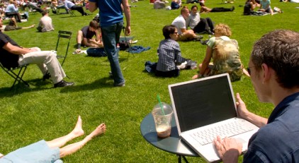 Want This: A Solar Powered Laptop Bag
