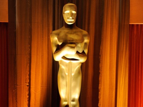 "Avatar," "The Hurt Locker" and "Up in the Air" Lead Oscar Field