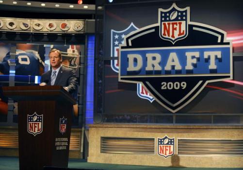 Report: Cowboys Looking At Potential Trades