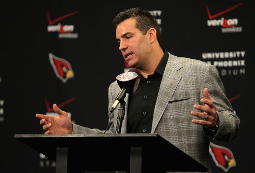 Warner Deserves HOF Nod, Says Romo