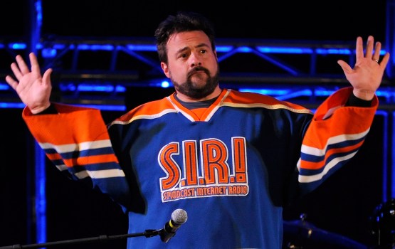 Kevin Smith's "Comic Book Men" Brings Heroes and Employees to TV