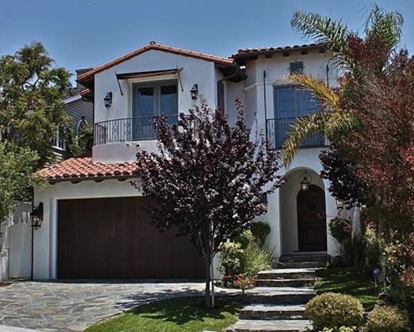 NHL Star Lists Manhattan Beach Home