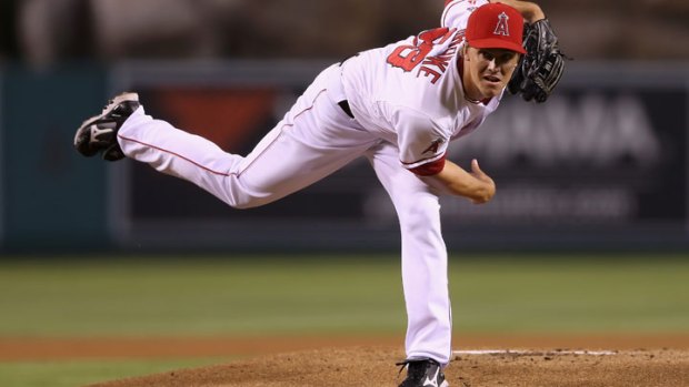 Rangers, Dodgers Battle for Greinke