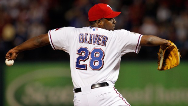 Blue Jays Finalize $4M Deal with LHP Darren Oliver