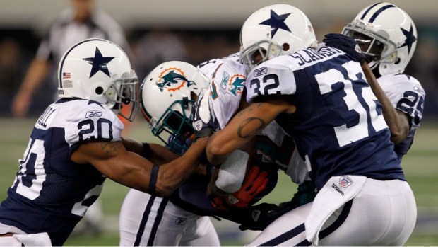 Cowboys Edge Dolphins