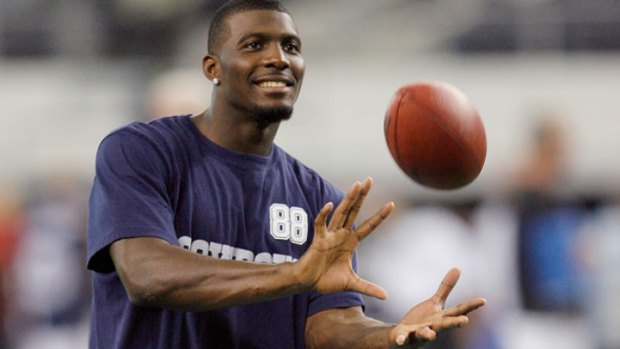 Dez Finds Inspiration in Irvin's 1989 Recovery