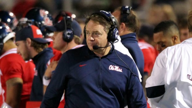 Cowboys Meet With Former Arkansas Coach Houston Nutt