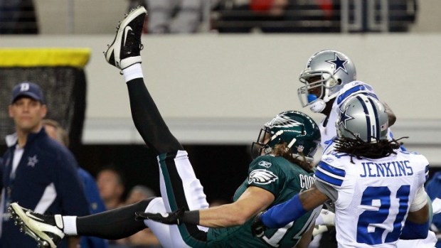 Eagles Lead Cowboys at Half, 14-0