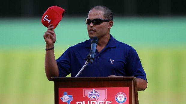 "Pudge" Rodriguez To Represent Rangers At MLB Draft