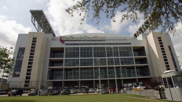 Man Dies After Fall at Reliant Stadium