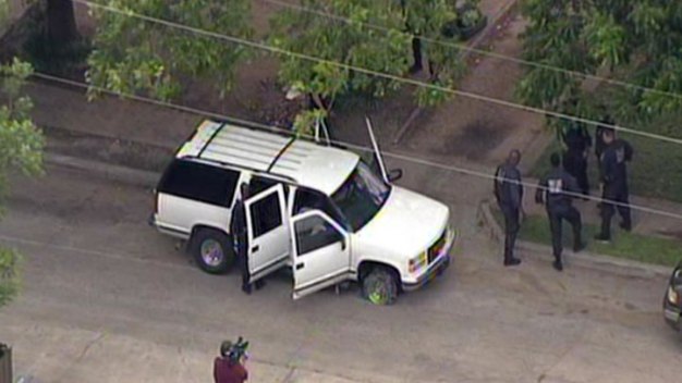 Fort Worth Police Chases Wanted Man Into Dallas
