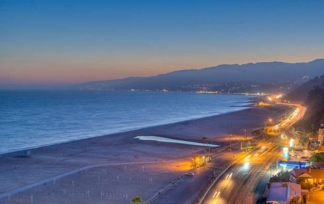 Meet Blythe Danner's Santa Monica Condo