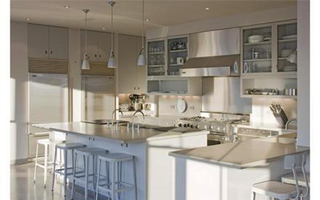 Martha Stewart's Daughter Can't Sell Penthouse!