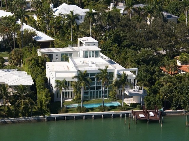 Lil Wayne Unloading Not So Lil Mansion