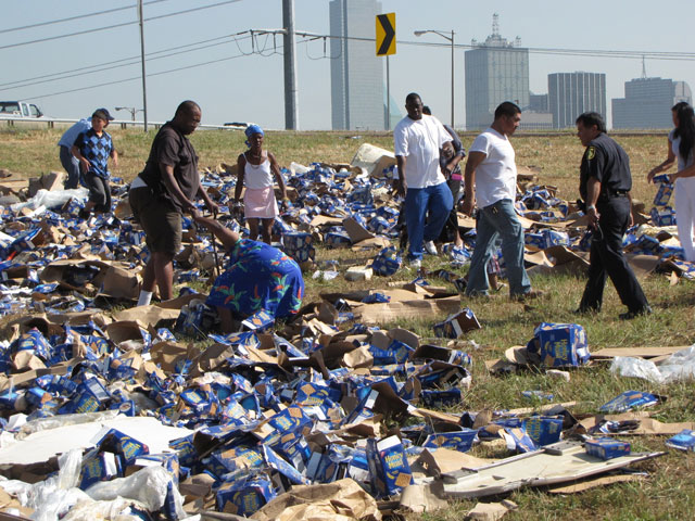 Human Vultures Pick Over Cracker Crash