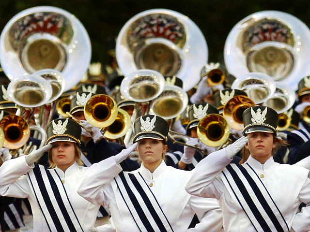 Fanfare and Floats Decorate the Streets for 122nd Annual Rose Parade
