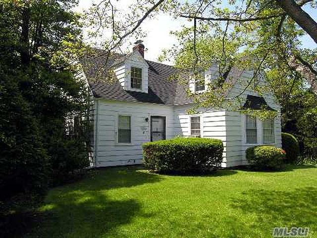 Snooki & JWoww Looking at Another Party Pad in East Setauket, NY