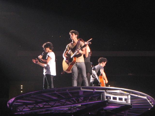 Jonas Brothers Rock Cowboys Stadium