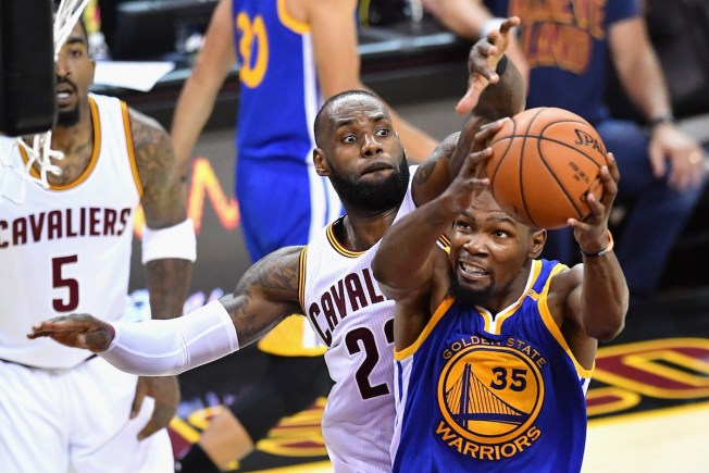Warriors Take 3-0 Lead Over Cavs