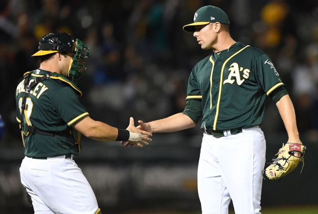 Instant Analysis: Olson continues HR tear in win over Rangers Instant Analysis: Olson continues HR tear in win over Rangers