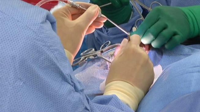 Doctors are using 3-D technology for surgery, hoping to improve safety and patient outcomes and train the next generation of young physicians.