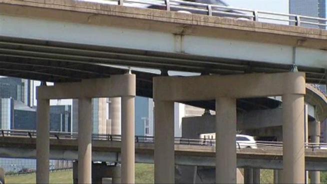 Dallas city leaders are moving forward with plans to build a bridge along I-30 designed by famed architect Santiago Calatrava, they're looking for a cheaper version of the Margaret Hunt Hill Bridge.