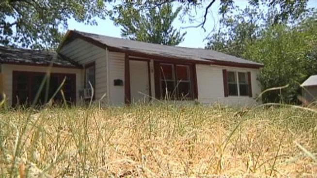 Residents in Lewisville get a chance to fix up their homes with grant money from the city.