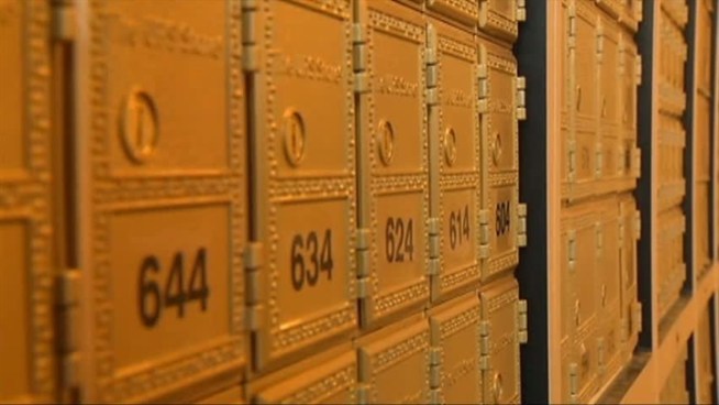 Some North Texans are ditching the home mailbox for a space that will text or e-mail when items arrive.