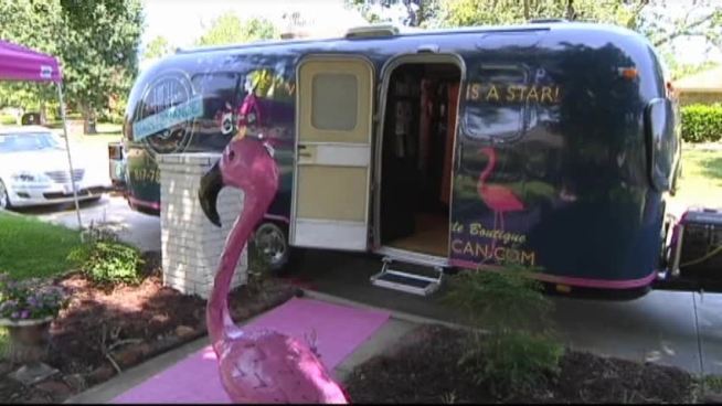 Two North Texas women have made shopping convenient with their boutique on wheels.