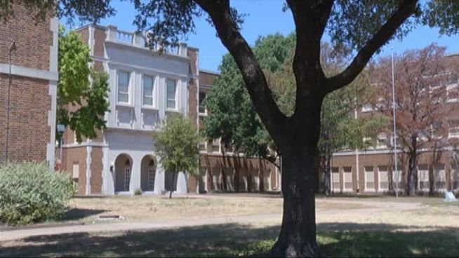 As students get ready for the start of class Fort Worth ISD is still looking for teachers.