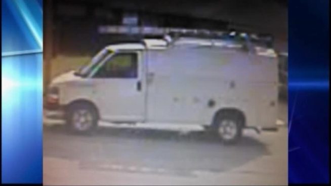 Fort Worth police are looking for a man that allegedly exposed himself to a nine-year-old girl.