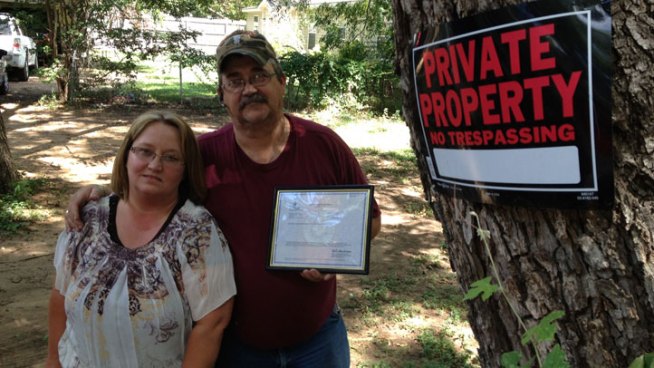 Property owners along Inez Drive in Arlington say they are being unfairly targeted by code compliance officers.