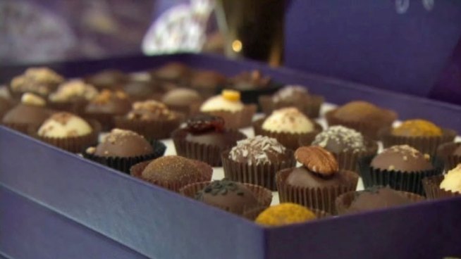 Want to get your sweetheart an unusual gift this Valentine s Day? Consumer Reports says it might just be a box of chocolates!