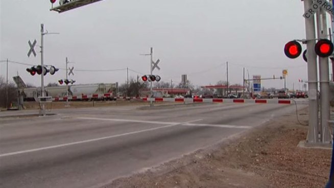 Hood County officials say new railroad crossing gates in Cresson have created new safety concerns along U.S. 377 near S.H. 171.