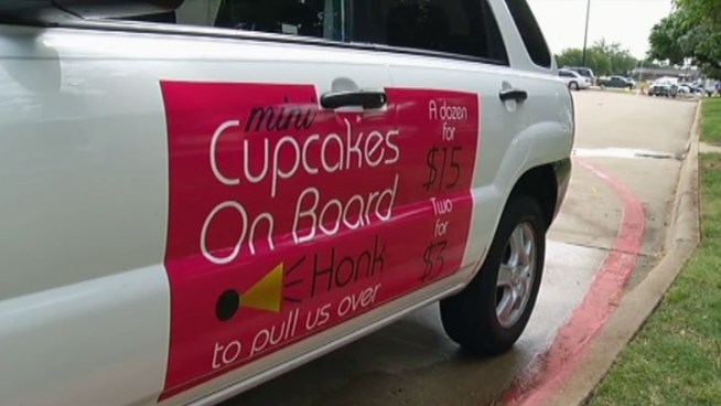 Kellen and Johnieka McMillan have taken their mobile cupcake business to a whole new level. They don't just deliver the sweet treats, they'll pull over and sell them to you if you honk at them.