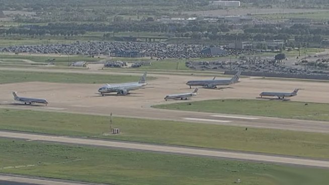 Airspace radio issues delayed departing flights and rerouted some inbound flights into both Dallas-Fort Worth International Airport and Love Field Monday afternoon.