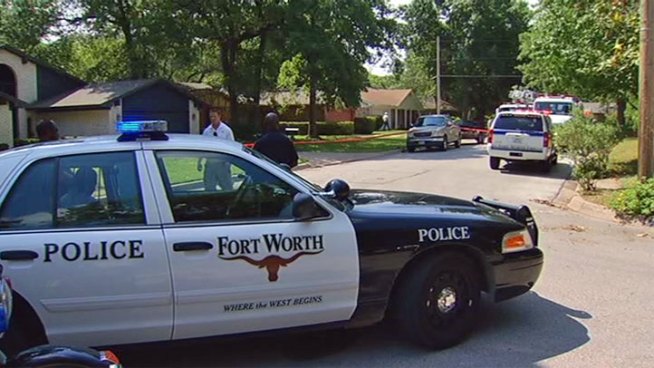 Police say a 31-year-old man trimming trees has died at a Fort Worth home after his equipment came in contact with power lines.