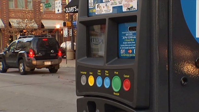 Eighty solar-powered, pay-to-park stations in downtown Fort Worth will accept debit or credit cards as well as coins.