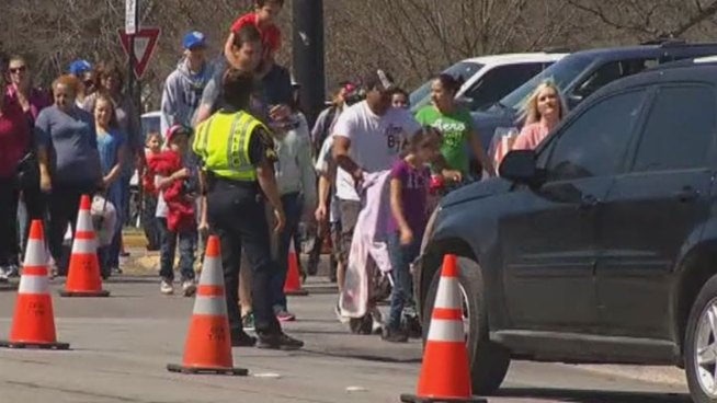 Thousands of people packed into the Fort Worth Zoo for half-price Wednesday, the crowds swelled thanks to spring break.