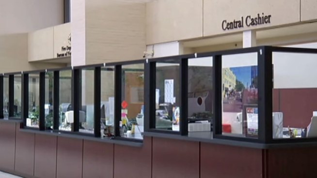 An administrative mistake is being blamed for 7,000 Fort Worth employees not getting paid Friday.