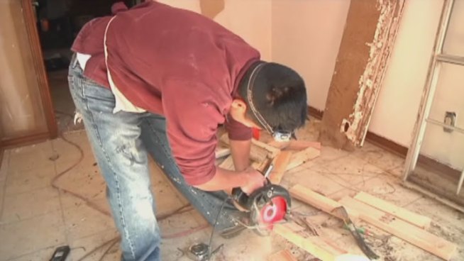 Real estate experts say investors are taking advantage of the recovering housing market and looking to make a profit flipping houses.