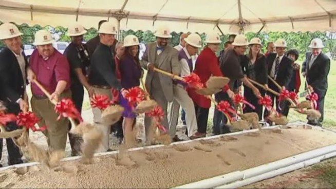 City officials in Grand Prairie broke ground Friday on construction of a new sub-courthouse on historic Main Street.