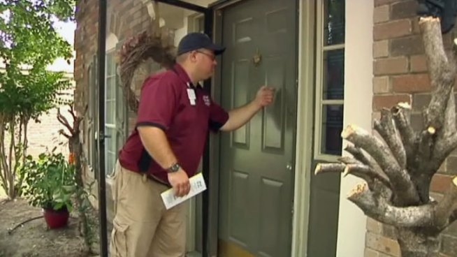 Grand Prairie environmental service specialists have been going door-to-door in an effort to educate residents about how to stop the spread of West Nile virus.