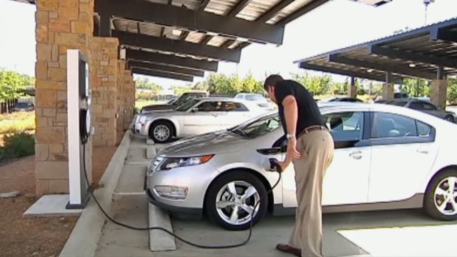 Texans drive nearly 1,400 electric vehicles with 600 of those cars in North Texas. Irving is working to provide more places for drivers to plug in.