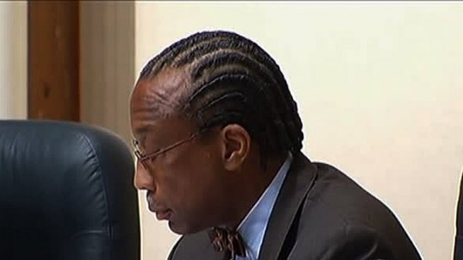 The barriers could come down between reporters and members of the Dallas County Commissioner s Court Tuesday.