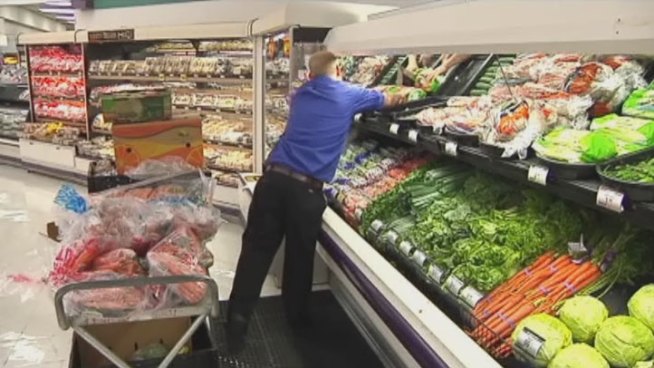 Kroger stores throughout the country will be hiring veterans. The company hopes to hire 100,000 veterans by 2020.